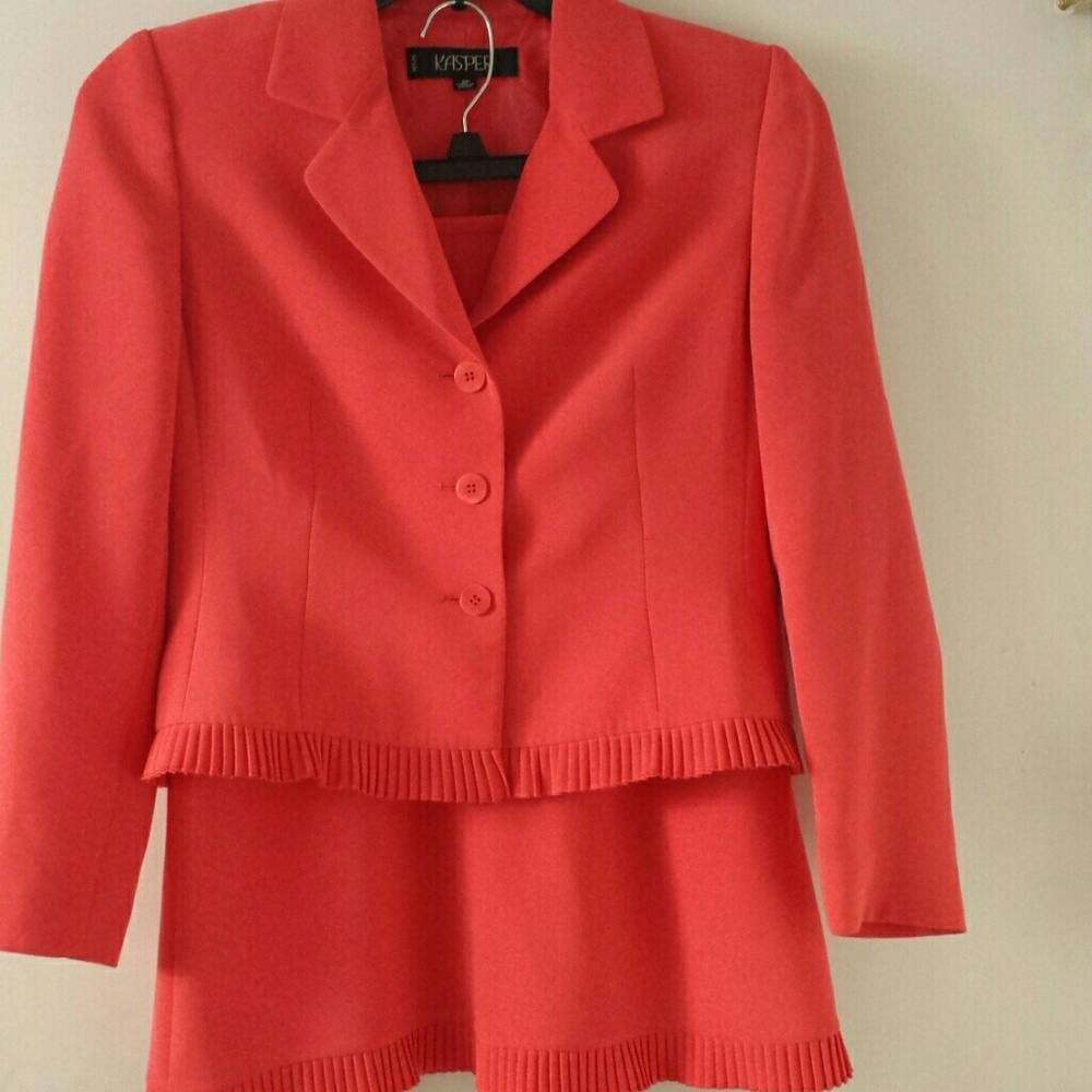 Kasper suit